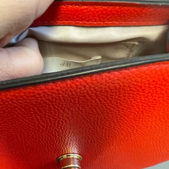 NWOT H&M red faux suede & leather detachable gold chain bag purse satchel - Picture 8 of 9